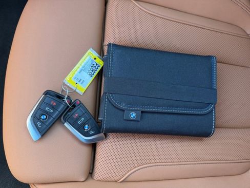 Used 2023 BMW 430i xDrive Convertible w/ M Sport Package image 21