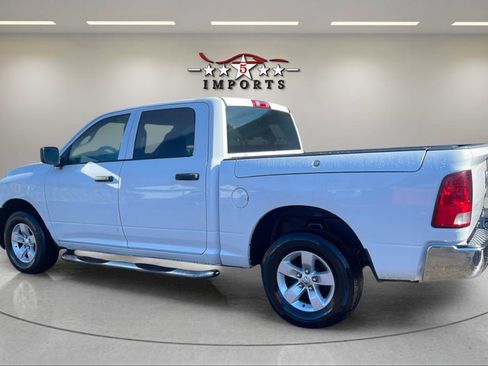 Used 2014 RAM 1500 4x4 Crew Cab w/ Exterior Appearance Group image 3