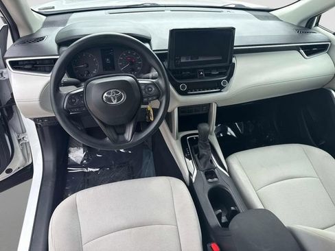 Used 2023 Toyota Corolla Cross L AWD/4WD image 16
