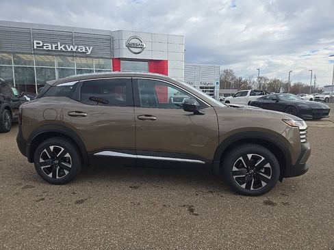 New 2026 Nissan Kicks SV image 8