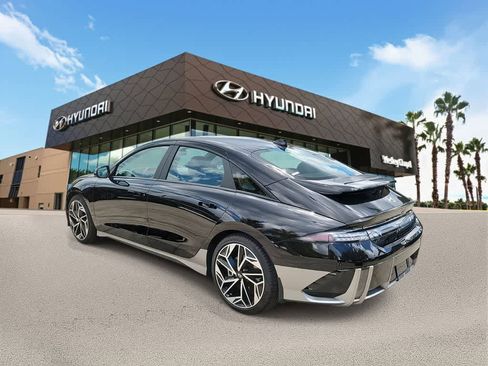 New 2023 Hyundai Ioniq 6 SEL image 4