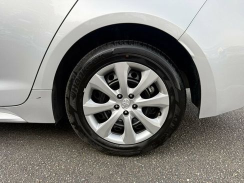Used 2026 Toyota Corolla LE FWD image 8