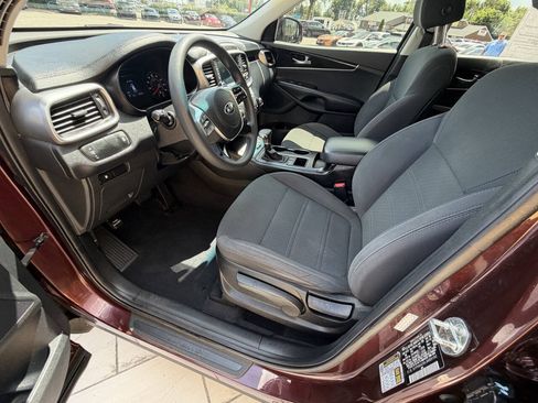 Used 2020 Kia Sorento FWD V6 image 15