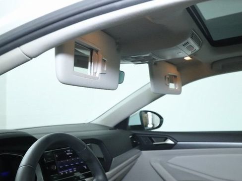 Used 2024 Volkswagen Jetta SE w/ Panoramic Sunroof Package FWD image 19