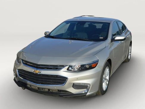 Used 2016 Chevrolet Malibu LT w/ Driver Confidence Package image 2