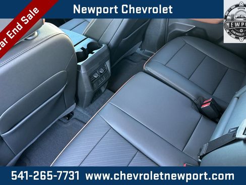 New 2025 GMC Canyon AT4 w/ AT4 Premium Package image 10