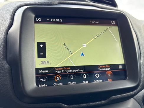 Used 2023 Jeep Renegade Latitude AWD/4WD image 18