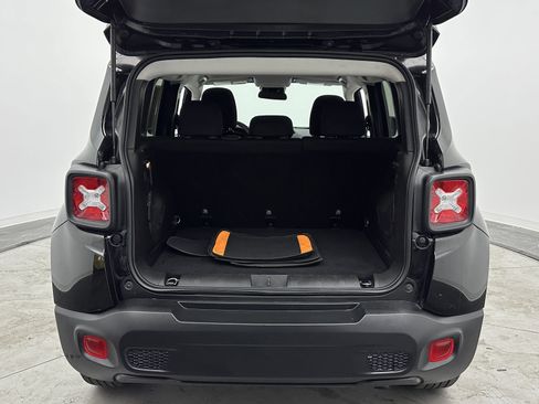 Used 2019 Jeep Renegade Latitude image 28