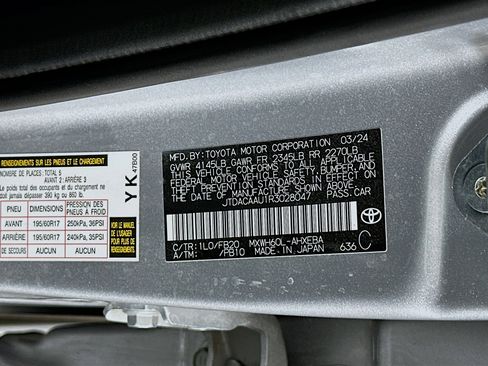 Used 2024 Toyota Prius LE image 12