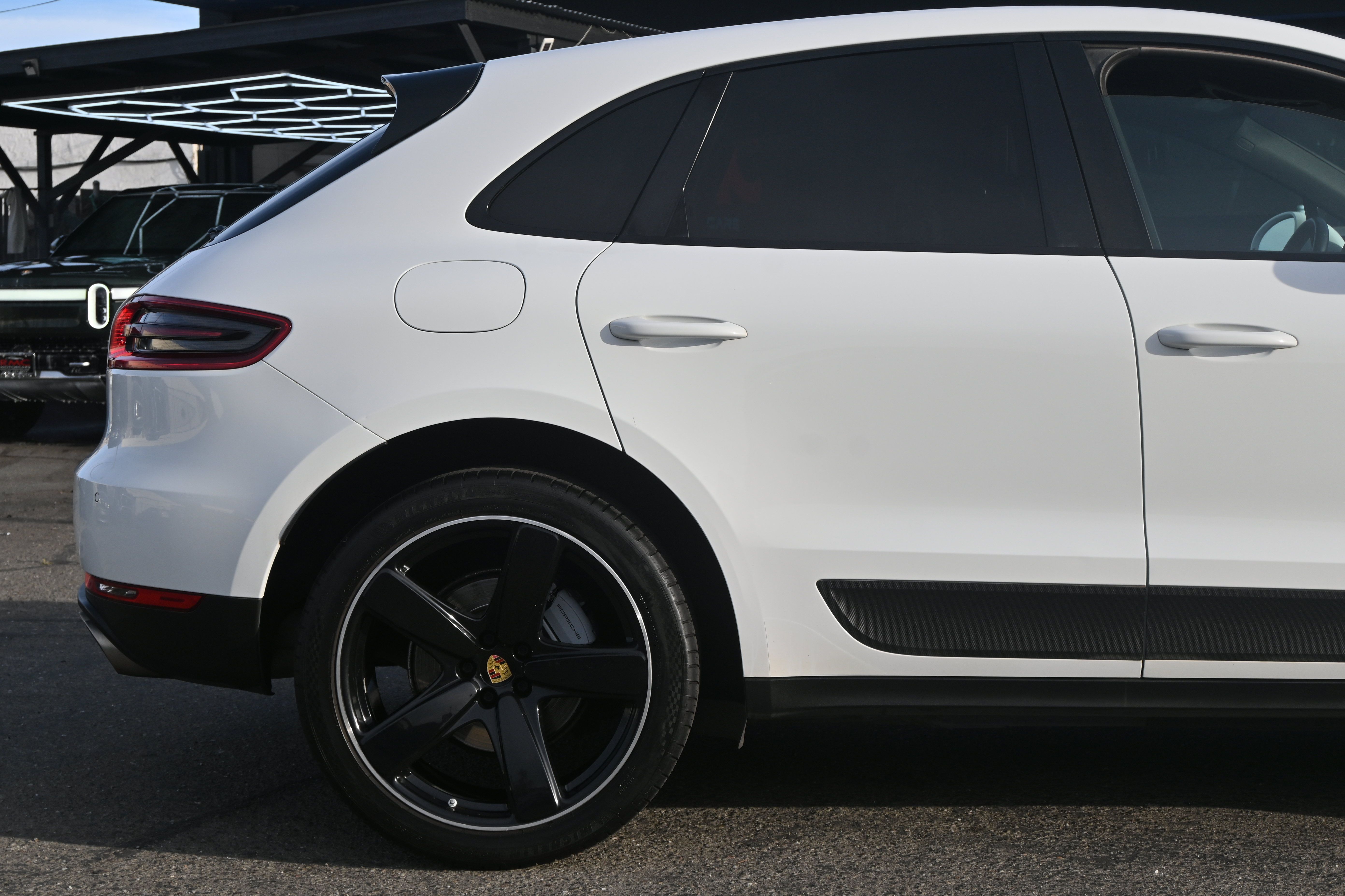 Used 2016 Porsche Macan S AWD/4WD image 16