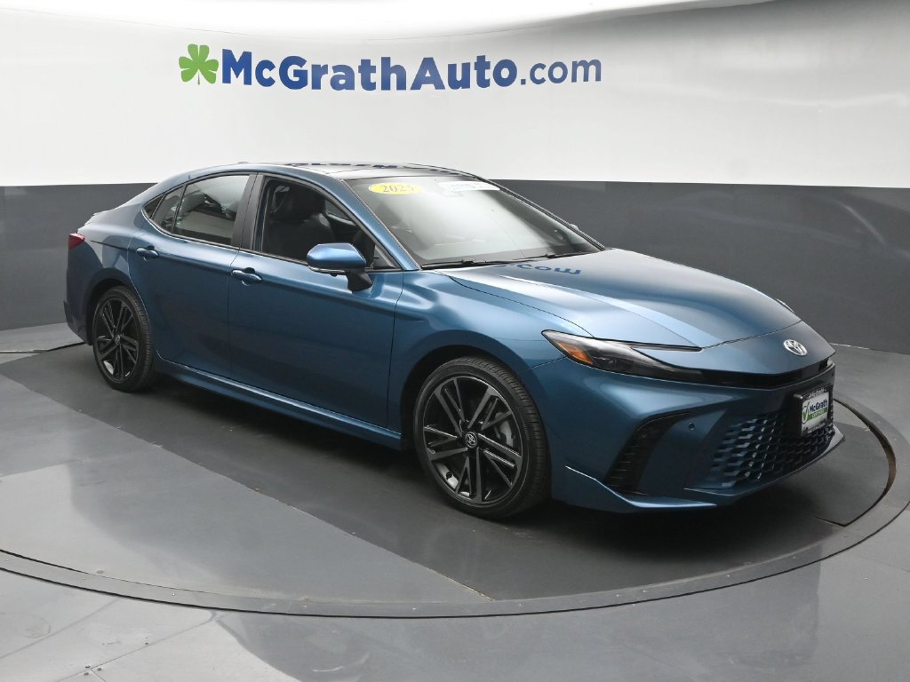 Used 2025 Toyota Camry XSE w/ Premium Plus Package AWD/4WD image 2