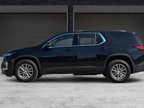 Used 2023 Chevrolet Traverse LT FWD image 7