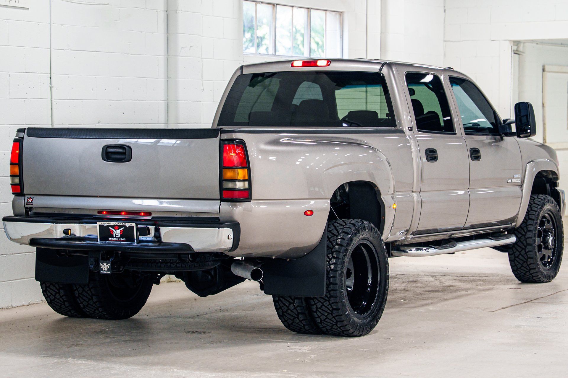 Used 2007 GMC Sierra 3500 SLT w/ Heavy-Duty Power Package AWD/4WD image 15