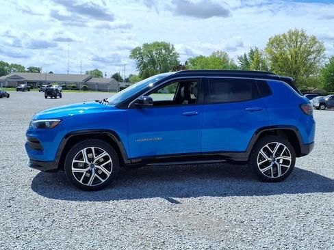 Used 2025 Jeep Compass Limited w/ Elite Group AWD/4WD image 13