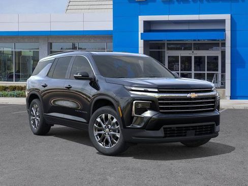 New 2026 Chevrolet Traverse LT w/ Sun and Wheel Package FWD image 7