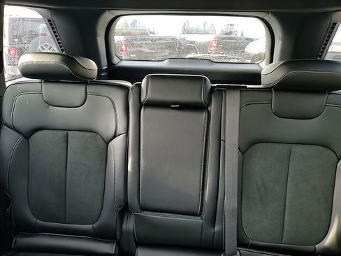 New 2026 Jeep Grand Cherokee Altitude image 34