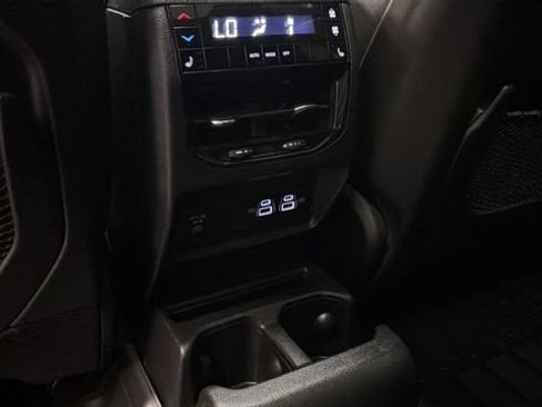 Used 2024 Jeep Grand Cherokee L Overland w/ Luxury Tech Group IV AWD/4WD image 40