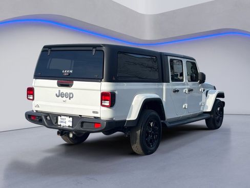 Used 2021 Jeep Gladiator Overland image 9