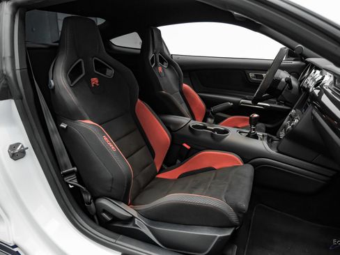 Used 2019 Ford Mustang Shelby GT350R w/ GT350R Equipment Group 920A RWD image 50