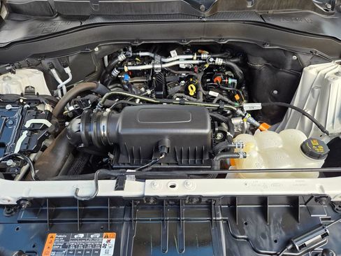 Used 2023 Ford Explorer XLT w/ Equipment Group 202A RWD image 34