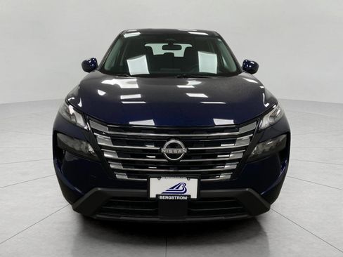 Certified 2025 Nissan Rogue SV image 10