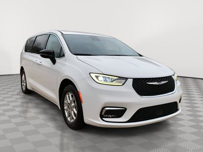 Used 2024 Chrysler Pacifica Touring-L