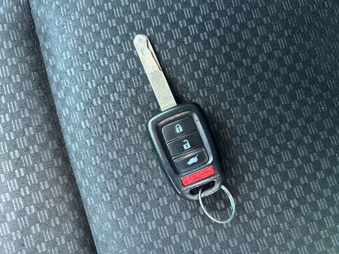 Used 2016 Honda CR-V LX image 33