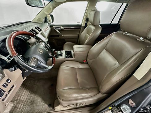 Used 2017 Lexus GX 460 Premium w/ Premium Package AWD/4WD image 13
