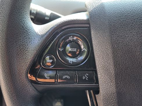 Used 2022 Toyota Prius LE AWD/4WD image 21
