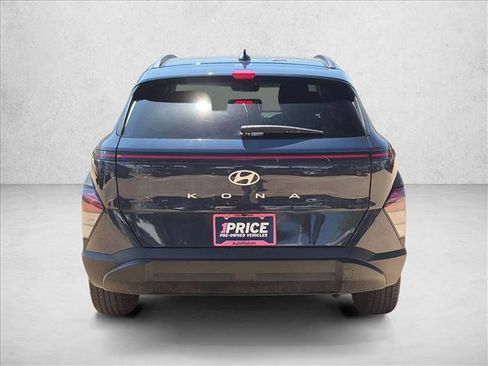 Used 2025 Hyundai Kona SEL FWD image 6