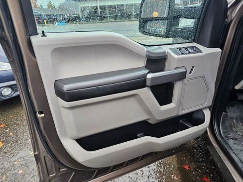 Used 2016 Ford F150 XLT w/ Equipment Group 302A Luxury image 26