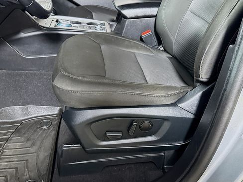 Used 2023 Ford Explorer XLT AWD/4WD image 19