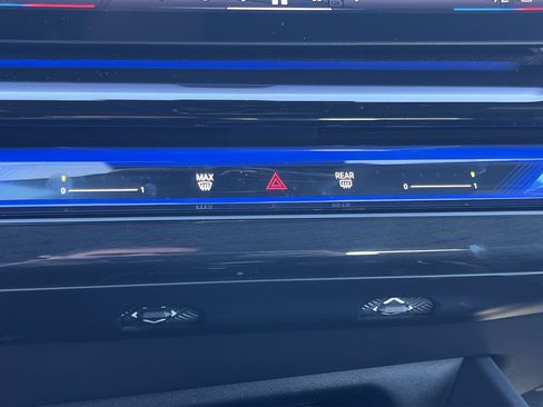 Used 2024 BMW i5 eDrive40i image 6