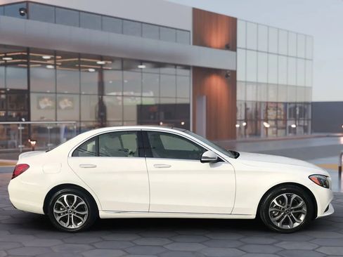 Used 2017 Mercedes-Benz C 300 4MATIC Sedan image 4