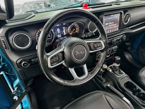 Used 2020 Jeep Wrangler Unlimited Sahara AWD/4WD image 24
