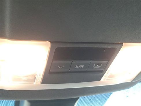 Used 2015 Lincoln MKS AWD w/ Equipment Group 101A image 19