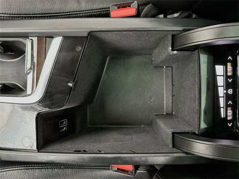 Used 2018 Volvo XC90 T6 Momentum w/ Convenience Package image 21