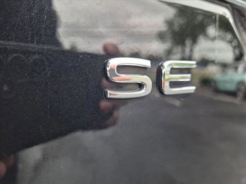 Used 2024 Volkswagen Atlas SE FWD image 27