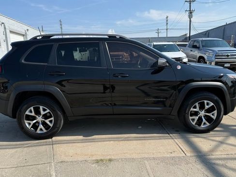 Used 2018 Jeep Cherokee Trailhawk w/ Quick Order Package 23L AWD/4WD image 5