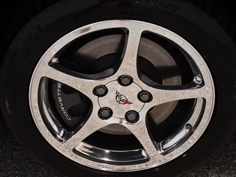 Used 2002 Chevrolet Corvette Coupe w/ Preferred Equipment Group2 RWD image 23