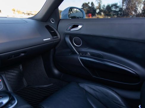 Used 2012 Audi R8 V8 image 46