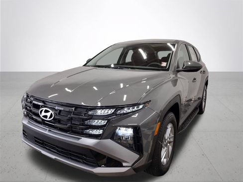 Used 2026 Hyundai Tucson SE AWD/4WD image 2