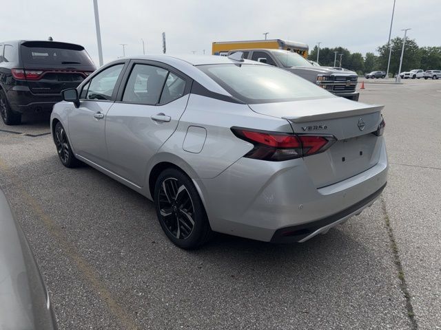 Used 2024 Nissan Versa SR FWD image 4
