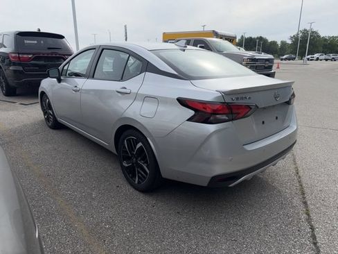 Used 2024 Nissan Versa SR FWD image 4