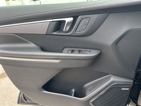 Used 2025 Buick Enclave Sport Touring image 37