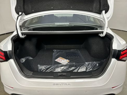 Used 2025 Nissan Sentra SV image 32