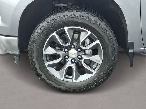 Used 2024 Chevrolet Silverado 1500 LT image 8