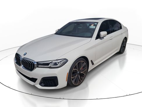 Used 2021 BMW 540i w/ M Sport Package RWD image 3