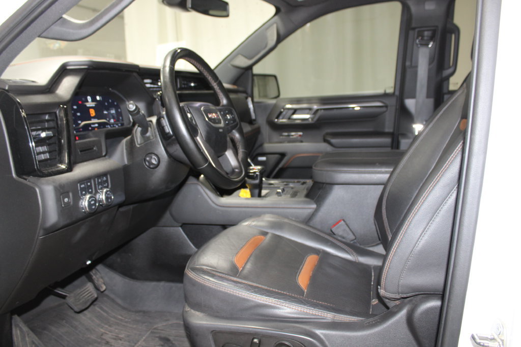 Used 2023 GMC Sierra 1500 AT4 w/ AT4 Preferred Package AWD/4WD image 31