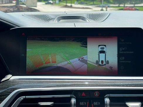 Used 2021 BMW X7 M50i w/ Dynamic Handling Package AWD/4WD image 31